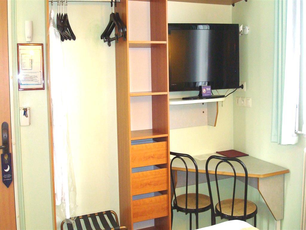 De Rosny Hotel 2*