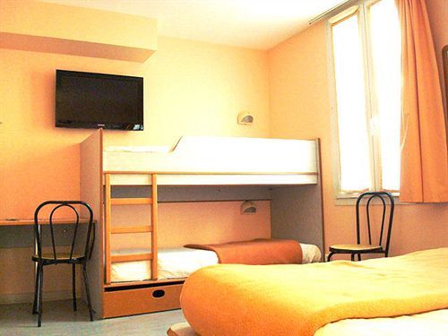 De Rosny Hotel 2*